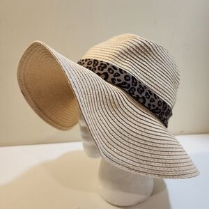 J. Crew Women's Vacation Beach Straw Cream and animal print hat M-L